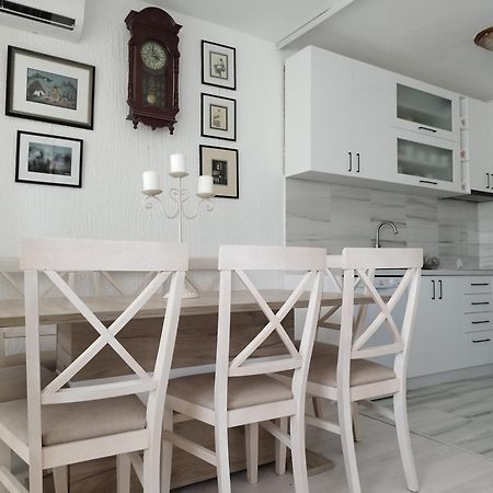 Royal Apartment Bar Bagian luar foto