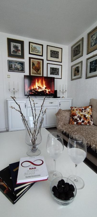 Royal Apartment Bar Bagian luar foto